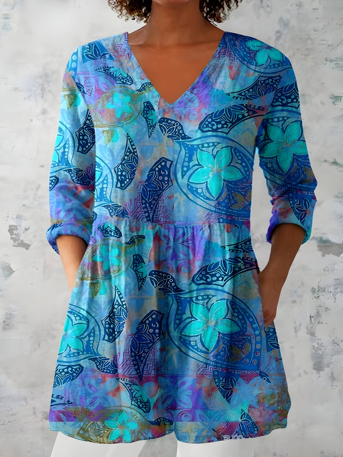 April - Long Blouse with V-Neck