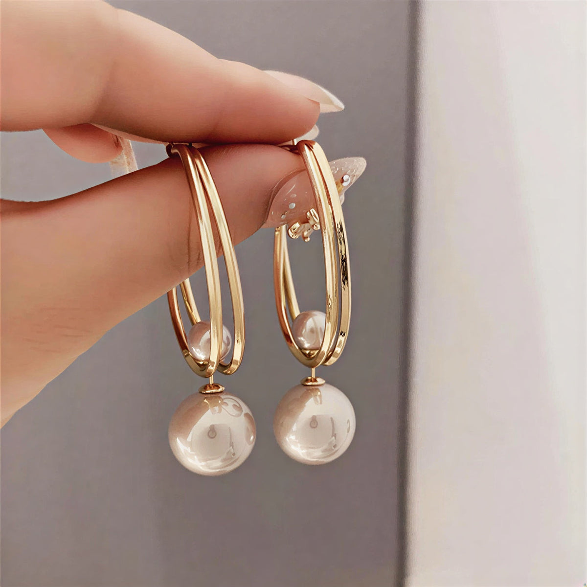 VIOLET | VINTAGE CHARMING PEARL EARRINGS